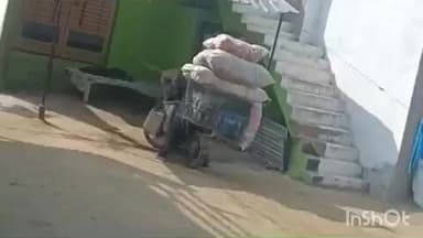 कैसरगंज: फखरपुर इलाके में फेरी करने आए बाइक सवार युवक पर बंदर ने किया हमला, वीडियो हुआ वायरल