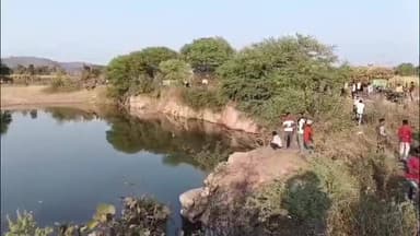 कवर्धा: तरेगांव मै.के बीच बोड़ला मुख्य मार्ग के पास तालाब में नहाने गए श्रमिक की पानी में डूबने से मौत, शव की तलाश जारी