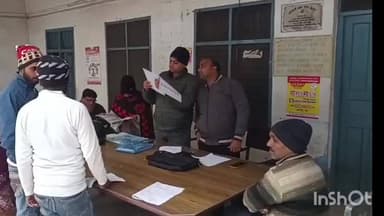 नजीबाबाद: एस आई आर के अंतर्गत आचार्य आर एन केला इंटर कॉलेज में आयोजित किया गया कैंप