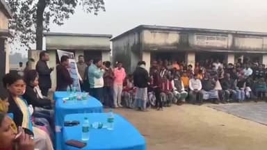 রায়গঞ্জ: শিক্ষা প্রতিমন্ত্রী সত্যজিৎ বর্মনের উপস্থিতিতে রায়গঞ্জের কৃষ্ণমুড়িতে অনুষ্ঠিত হোলো 'পাড়ার সংলাপ-উন্নয়নের সংলাপ' কর্মসুচী