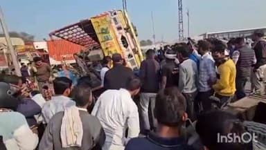 धौलपुर: नेशनल हाईवे पर भीषण सड़क हादसे में बाइक सवार की मौके पर मौत, एक व्यक्ति गंभीर घायल