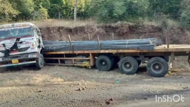 સાપુતારા ઘાટમાં સ્ટીલનાં સળિયા ભરેલી ટ્રકની બ્રેક ફેલ થતા અકસ્માત સર્જાયો