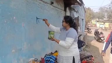 বারাবনী: কুলটির ৬০নং ওয়ার্ডে দেওয়াল বুকিং শুরু করলো তৃণমূল কংগ্রেস, উপস্থিত মেয়র পারিষদের সদস্য