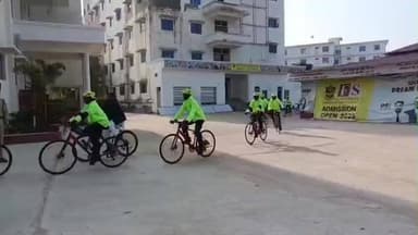 शिकोहाबाद: FS यूनिवर्सिटी में गूंजा वीर बिरसा मुंडा का जयघोष, रांची से दिल्ली जा रहे एनसीसी कैडेट्स का हुआ भव्य स्वागत