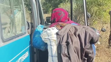 कवर्धा: ग्राम धवाईपानी में एक व्यक्ति आग से झुलसकर आनन-फानन में अस्पताल में भर्ती कराया गया