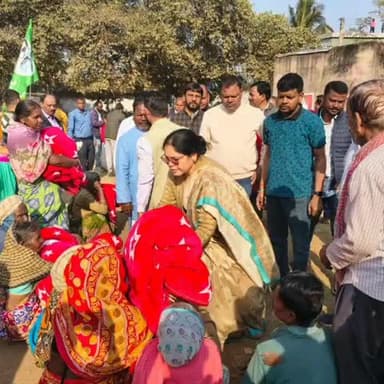 चांडिल: रुचाप में केक काटकर स्व. शिबू सोरेन व शहीद सांसद सुनील महतो की जयंती मनाई गई