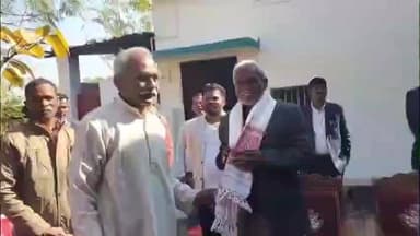 खूंटी: झारखंड के पूर्व मुख्यमंत्री चंपाई सोरेन खुंटी में सरना समाज के प्रबुद्धजनों से मिले