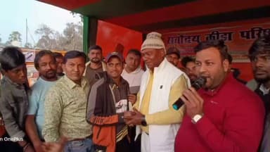 वज़ीरगंज: टिपौ क्रिकेट क्लब 8 विकेट से जीतकर सेमीफाइनल में पहुंचा