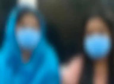 रायपुर: रायपुर में दो विदेशी युवतियां पुलिस हिरासत में, वीजा खत्म होने के बाद अवैध रूप से रुकीं, IPS-IB की टीम कर रही पूछताछ