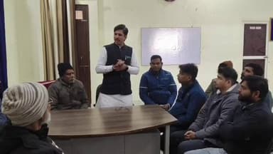 नजीबाबाद: आज जनसत्ता दल लोकतांत्रिक पार्टी की मीटिंग नजीबाबाद के राणा कॉम्प्लेक्स में आयोजित की गई