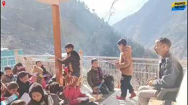 शिक्षा का जुनून: घर को ही बनाते हैं विद्यालय, पांगी के देवी चरण ने 30 वर्षों से सैकड़ों बच्चों को रोशन किया #pangi