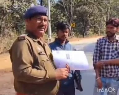 प्रतापपुर: सड़क सुरक्षा के दौरान सुरजपुर पुलिस ने घाट पेंडारी में वाहन मालिकों और चालकों से की अपील