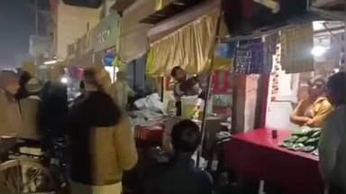 इकौना: अवैध अतिक्रमण के खिलाफ चला विशेष अभियान, इकौना व गिलौला में हटवाए गए अवैध ठेला-रेहड़ी व वाहन