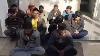 झुंझुनू: झुंझुनू पुलिस अधीक्षक के निर्देश पर जिले भर में चलाए जा रहे धरपकड़ अभियान में कोतवाली पुलिस ने 11 लोगों को किया गिरफ्तार