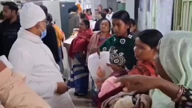 বারাবনী: রামকৃষ্ণ মিশন স্কুলের তরফে আসানসোল জেলা হাসপাতালে ফল বিতরণ স্বামী বিবেকানন্দ জন্মদিনের উপলক্ষে