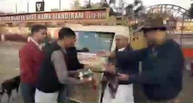 गोलमुरी-सह-जुगसलाई: सोच एक पहल व बार्क बडिश ने सामुदायिक जानवरों के लिए पौष्टिक भोजन रथ को दिखाई हरी झंडी