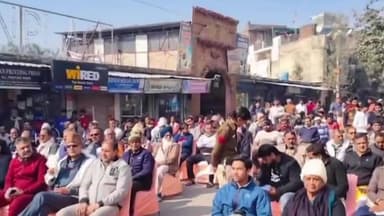 साकेत: गणतंत्र दिवस से पहले साउथ ईस्ट डिस्ट्रिक्ट पुलिस ने सुरक्षा व्यवस्था को लेकर लोगों से की मुलाकात