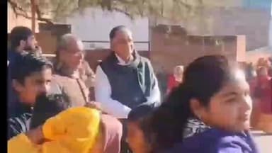 नवलगढ़: नवलगढ़ में राष्ट्र जागरण ज्योति कलश रथ यात्रा का जगह-जगह जोरदार स्वागत हुआ