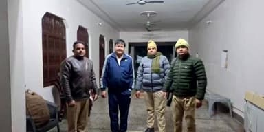 बागपत: मेरठ के कपसाड में मां और बेटी के साथ हुई घटना पर सांत्वना देने जा रहे BSP जिलाध्यक्ष मीतली को पुलिस ने हाउस अरेस्ट किया