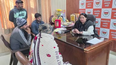 नजफगढ़: भाजपा विधायक नीलम पहलवान ने अपने कार्यालय में क्षेत्रवासियों से सीधा संवाद किया