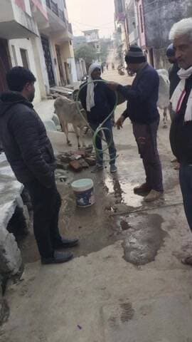 मझगवां: चित्रकूट: विवेकानंद नगर में बिना सूचना 18 साल पुरानी पाइपलाइन बंद, जल संकट से जनता बेहाल