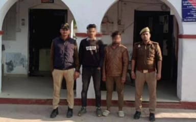 सुल्तानपुर: कोतवाली नगर पुलिस ने मोबाइल छीनकर मारपीट करने वाले 2 अभियुक्तों को किया गिरफ्तार