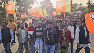 গোপীবল্লভপুর ১: চন্দ্রকোনাতে শুভেন্দু অধিকারীর উপর হামলার প্রতিবাদে গোপীবল্লভপুরে মিছিল রাজ্য সড়ক অবরোধ করল নায়াগ্রাম মন্ডল বিজেপি