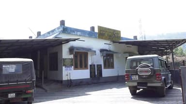 ദേവികുളം: അടിമാലി മച്ചിപ്ലാവിലെ മൃഗാശുപത്രിയുടെ പ്രവർത്തനം താളം തെറ്റിയെന്ന പരാതിയുമായി ഉപഭോക്താക്കൾ #localissue