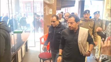 समालखा: समालखा में मिठाई की दुकान पर फायरिंग और रंगदारी मामले में विधायक मनमोहन भड़ाना ने दुकानदार को कार्रवाई का आश्वासन दिया