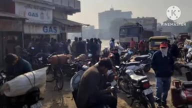 નડિયાદ: નડિયાદમાં ગેસના બોટલ લેવા માટે ગ્રાહકોની લાઈન