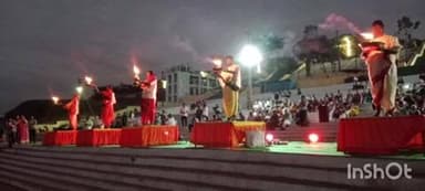 జూలూరుపాడు: భద్రాచలంలోని గోదావరి కరకట్టపై ఘనంగా నిర్వహించిన నదిహారతి కార్యక్రమం, అధిక సంఖ్యలో పాల్గొన్న భక్తులు