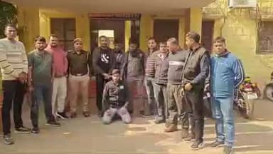 बाड़ी: 10 हजार रुपये का इनामी बदमाश बादल गिरफ्तार, जमीन विवाद में फायरिंग और हमले के मामले में 1 साल से था फरार