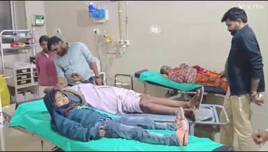 बांसवाड़ा: सदर थाना क्षेत्र स्थित बड़गांव में बाइक को अज्ञात वाहन ने मारी टक्कर, तीन लोगों को लगी चोट, एमजी अस्पताल में उपचार जारी