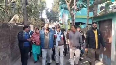 চোপড়া: দলীয় নেতা-কর্মীদের সঙ্গে নিয়ে
চোপড়া ব্লকের মাঝিয়ালী গ্রাম পঞ্চায়েত এলাকার বিভিন্ন বুথে বুথে ঘুরলেন তৃণমূলের কর্মীরা