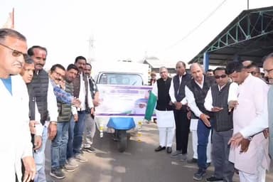 मंदसौर: सांसद सुधीर गुप्ता ने कृषि उपज मंडी से कृषि रथ को हरी झंडी दिखाकर रवाना किया