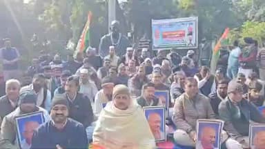 हनुमानगढ़: हनुमानगढ़ में मनरेगा के नाम व बदलावों के विरोध में कांग्रेस का मौन सत्याग्रह, महात्मा गांधी प्रतिमा के समक्ष उपवास