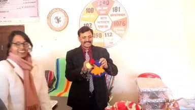 चंदौसी: चंदौसी के श्री रघुनाथ संस्कृत महाविद्यालय में मंडलायुक्त मुरादाबाद, अंजनी कुमार सिंह ने बूथ 177 से 184 तक किया निरीक्षण