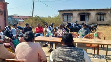 महुआडांड़: मनरेगा पर हमला: राम जी कानून के विरोध में महुआडाड़ के रेगाई में हुई बैठक