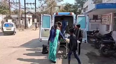 नरसिंहपुर: कठोतिया के पास दो बाइकों की भिड़ंत में दो घायल, 108 एम्बुलेंस से जिला अस्पताल में भर्ती