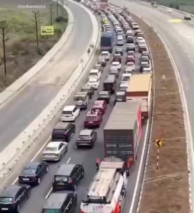 భువనగిరి: హైదరాబాద్ విజయవాడ జాతీయ రహదారిపై ట్రాఫిక్ డ్రోన్ విజువల్స్