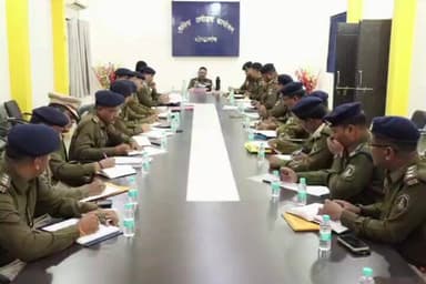कोंडागांव: कोंडागांव पुलिस की विशेष क्राइम मीटिंग में कानून व्यवस्था व अपराध नियंत्रण पर चर्चा, लंबित मामलों के शीघ्र निराकरण के निर्देश
