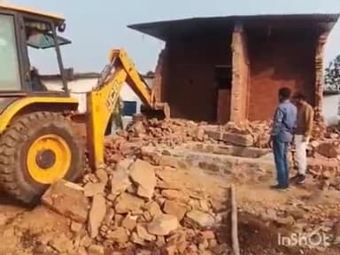 कराहल: कराहल शिक्षक हत्याकांड: साजिशकर्ता पत्नी के प्रेमी के घर पर चला बुलडोजर, बड़ी कार्यवाही