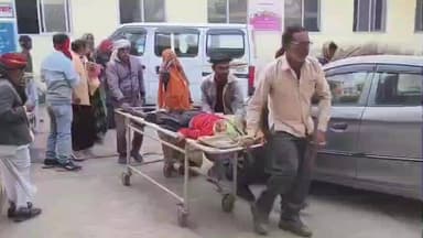 सावर: चितिवास गांव में चाइनीज मांझे से दौड़ा करंट, पतंग उड़ा रहे दो बच्चे झुलसे, बचाने आई मां व दादी भी चपेट में आईं