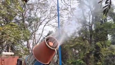 અંકલેશ્વર: અંકલેશ્વર ઔદ્યોગિક વસાહતમાં વધતા હવાઈ પ્રદૂષણ સામે ઉદ્યોગ મંડળ સક્રિય થતા વોટર બ્રાઉસર વડે સતત પાણીનો છંટકાવ શરૂ કરાયો