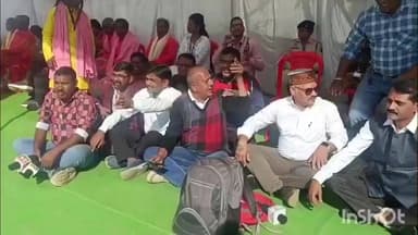 कोरबा: मुख्यमंत्री विष्णु देव सहायक के कार्यक्रम में अव्यवस्था, पत्रकारों के लिए नहीं थी बैठक, जमीन पर बैठकर जताया विरोध