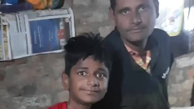 बलिया: छोटीबलिया मिरसीकार का टोला: डीएमडी रोग से पीड़ित किशोर, परिजन सरकार से इलाज की गुहार लगा रहे