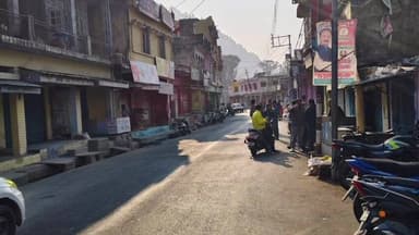 भिकियासैन: अंकिता भंडारी प्रकरण के चलते भिकियासैंण में प्रदेश बंद का असर, बाजार पूरी तरह बंद