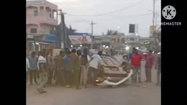 మంచిర్యాల: మందమర్రి రహదారిపై బోల్తా పడిన కారు