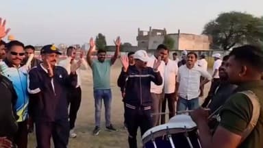 बड़नगर: बड़नगर में क्रिकेट टूर्नामेंट: पुलिस विभाग टीम B ने फाइनल मैच जीतकर ट्रॉफी अपने नाम की