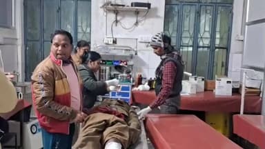 मोहनिया: पटसेरवा के समीप बाइक धक्के से घायल व्यक्ति जिंदगी और मौत से जूझ रहा, अनुमंडल अस्पताल में इलाज के बाद रेफर
